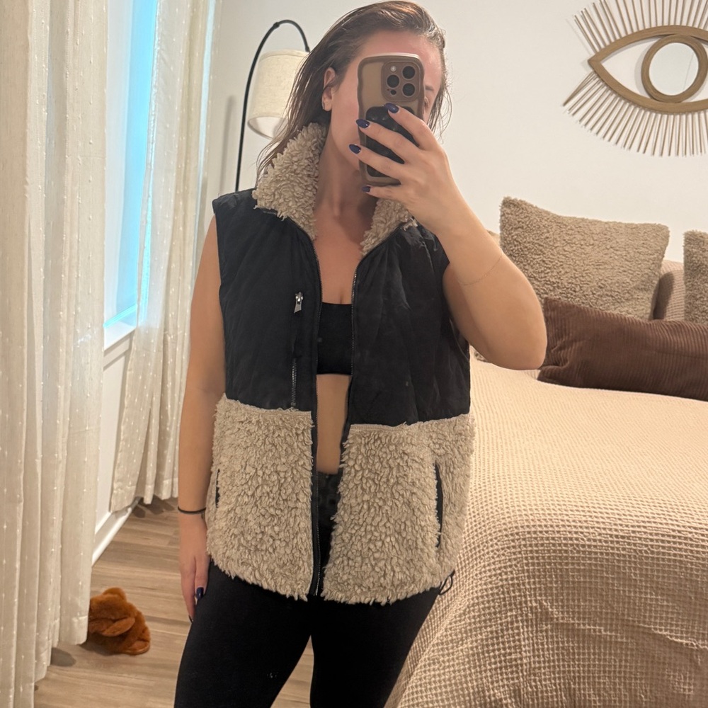 Abercrombie and fitch Sherpa vest - Picture 3 of 4
